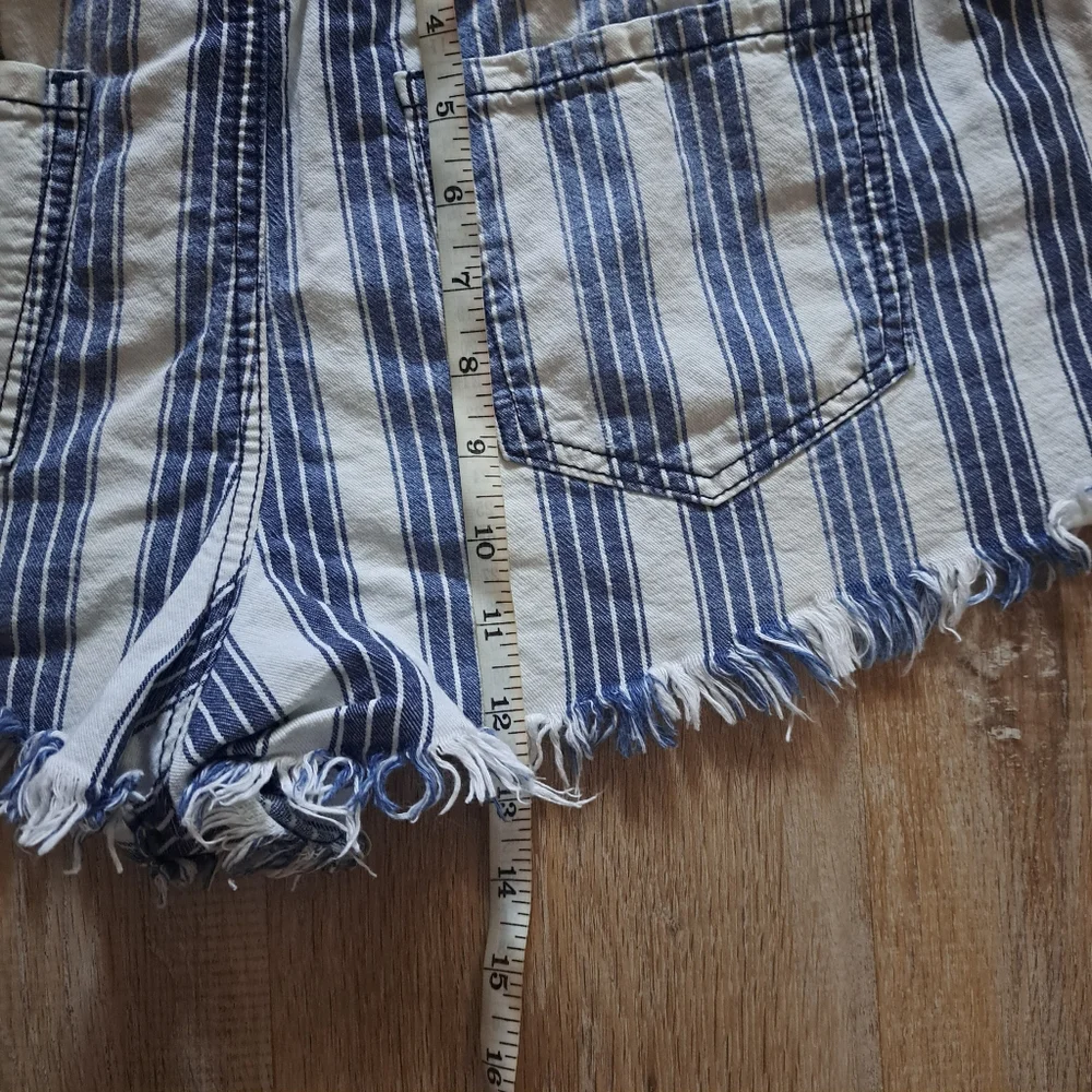 REWASH Blue White Striped Pull-On Shorts Frayed Hem Elastic Waistband Size Large